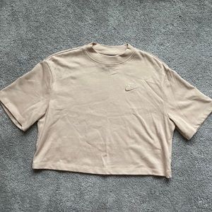 Nike cropped tee